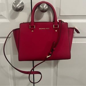 Pink Michael kors shoulder bag